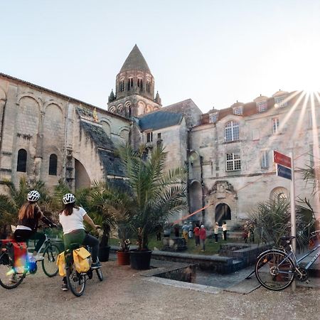 Les Chambres De L'Abbaye Saintes Eksteriør bilde