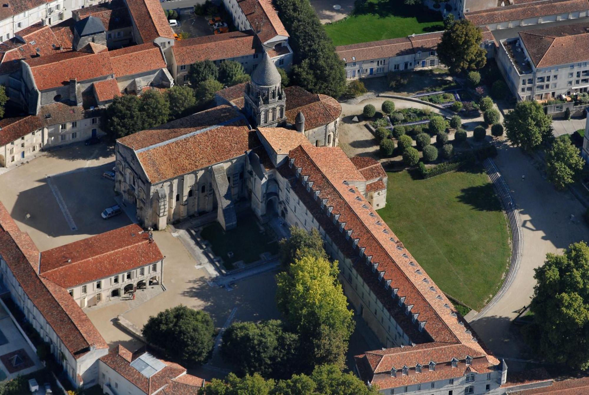 Les Chambres De L'Abbaye Saintes Eksteriør bilde