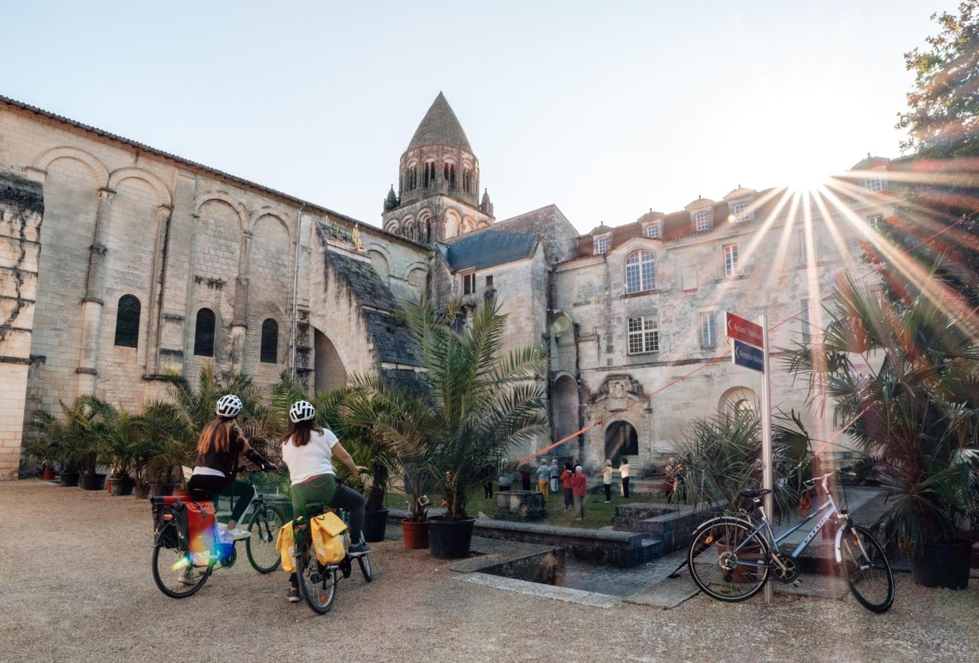 Les Chambres De L'Abbaye Saintes Eksteriør bilde