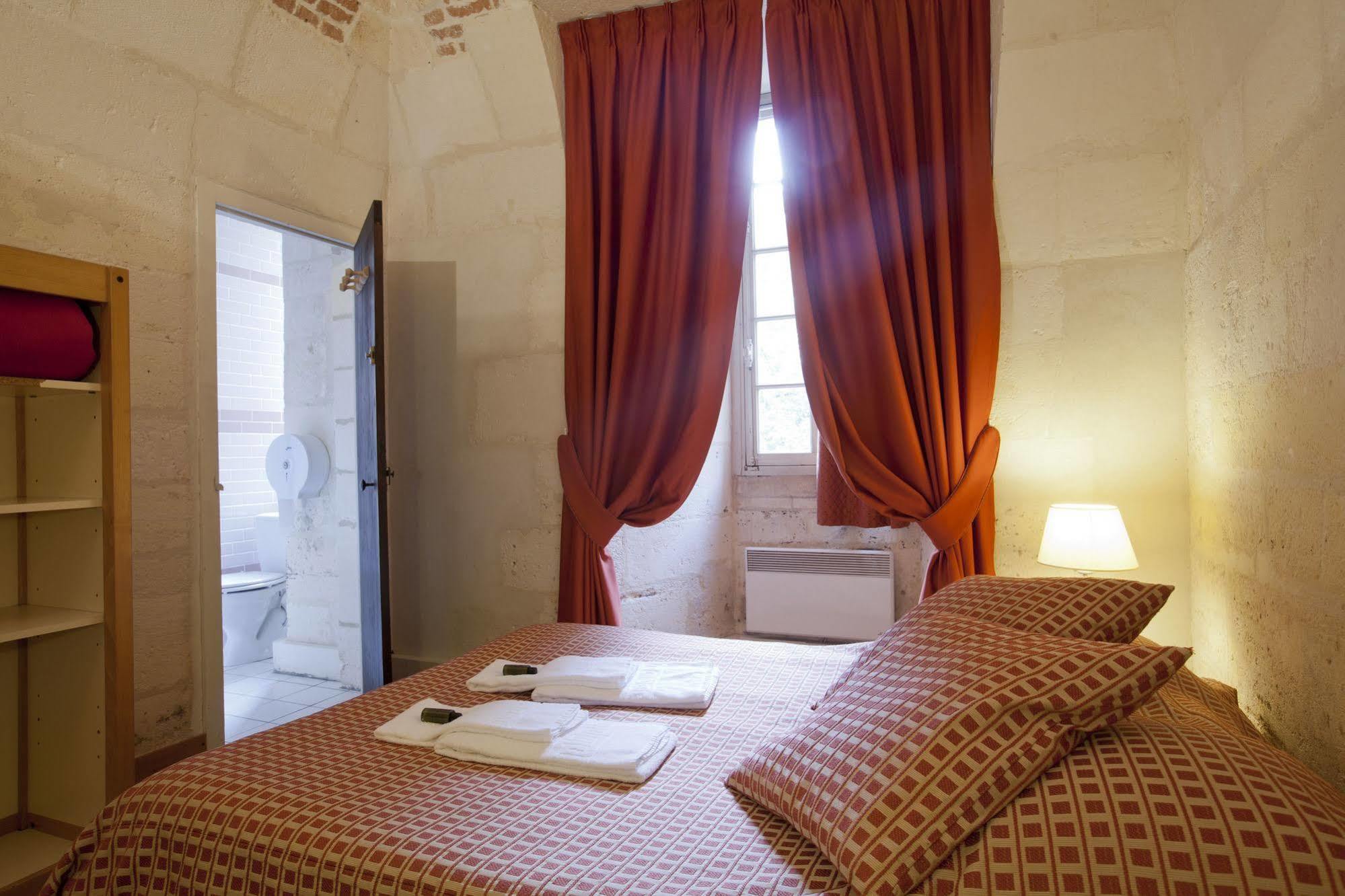 Les Chambres De L'Abbaye Saintes Eksteriør bilde