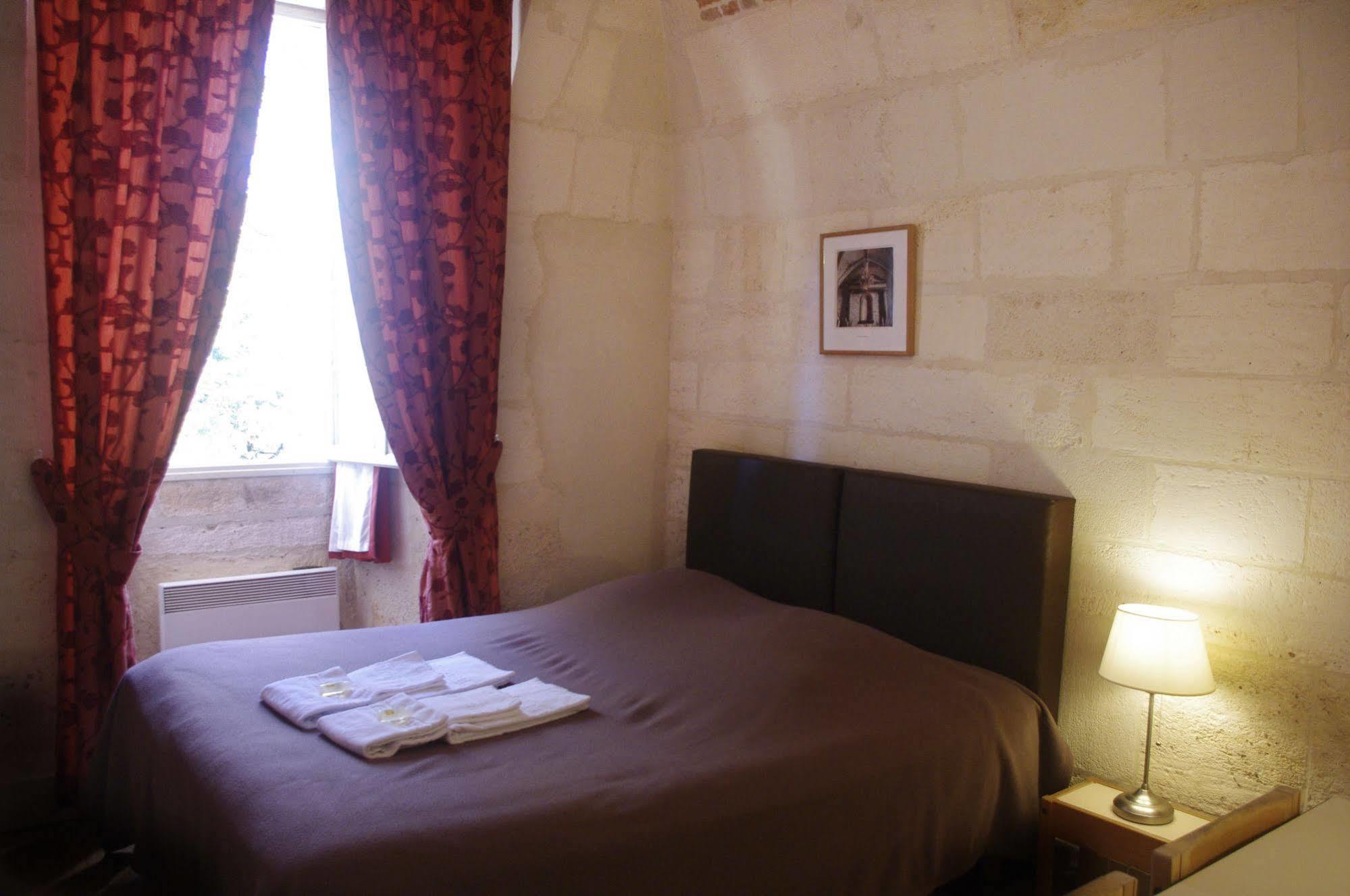 Les Chambres De L'Abbaye Saintes Eksteriør bilde