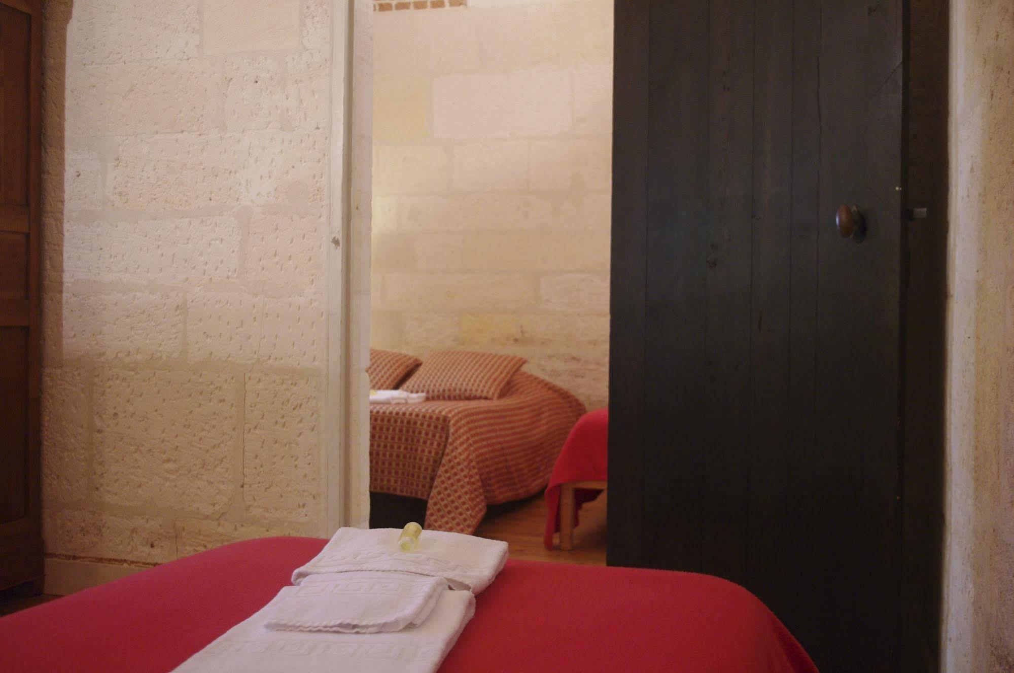 Les Chambres De L'Abbaye Saintes Eksteriør bilde